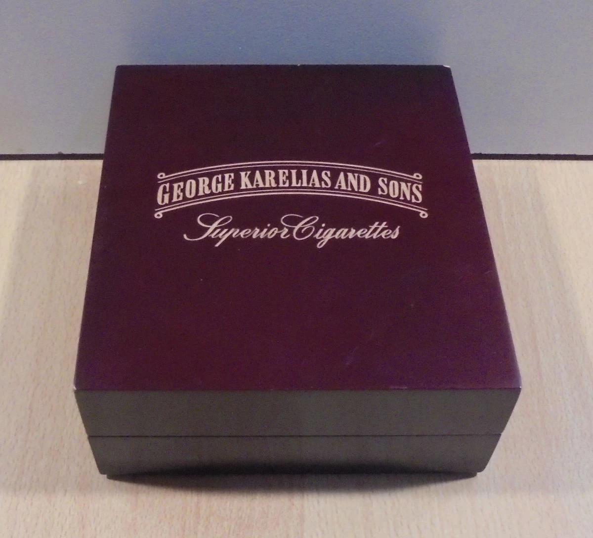 Vendora George Karelias & Sons τσιγάρα διαφημιστική ξύλινη θήκη για Cd