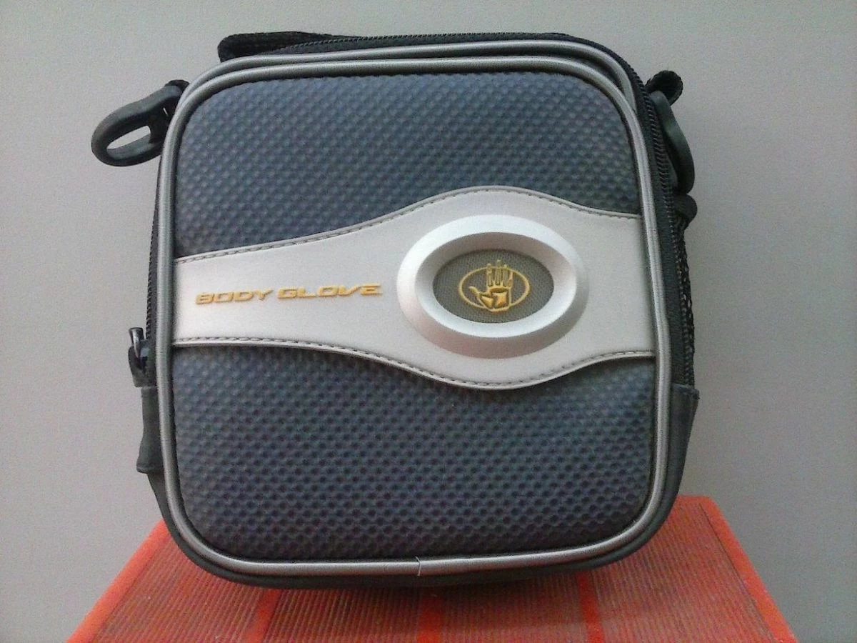 Vendora CD Player - 32 CD Bag (Βαλιτσάκι) με λουράκι (ώμου/μέσης) και χειρολαβή Fellowes (ΠΩΛΗΣΗ)